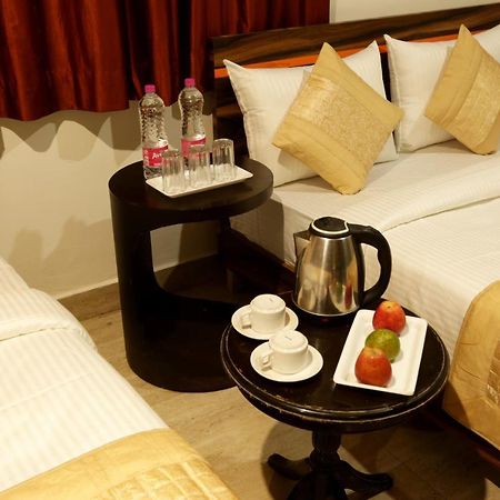 Hotel Airport Star 뉴델리 외부 사진