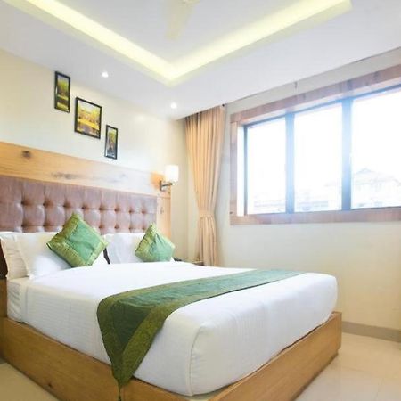 Hotel Airport Star 뉴델리 외부 사진